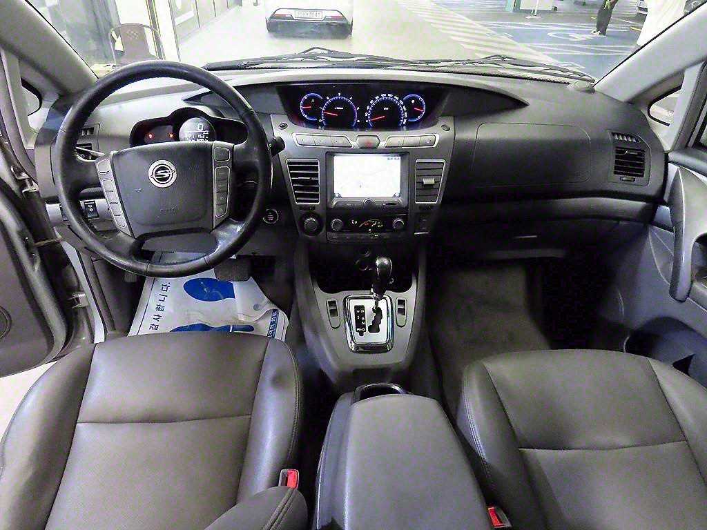 Ssangyong Korando - Vista 11