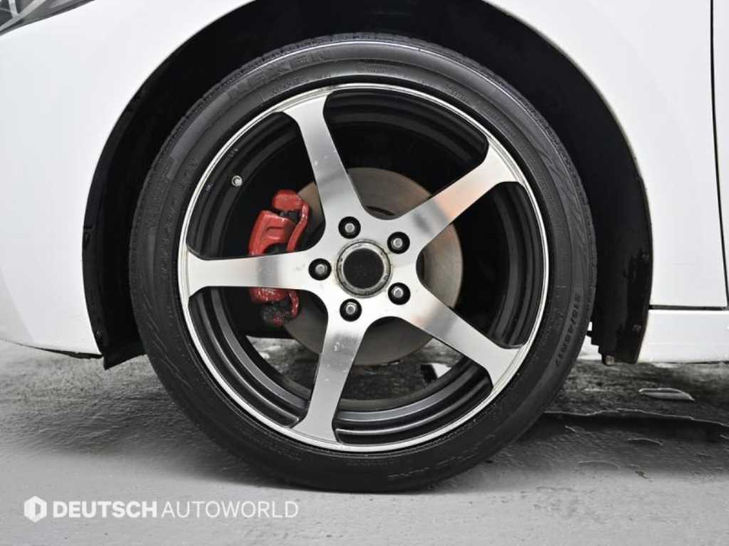 HYUNDAI Avante - Vista 5