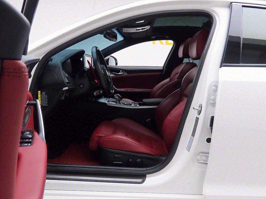 KIA Stinger - Vista 11