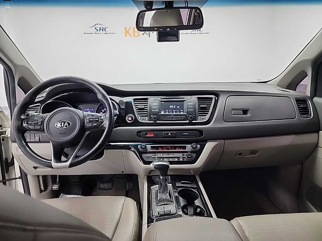 KIA Carnival - Vista 7