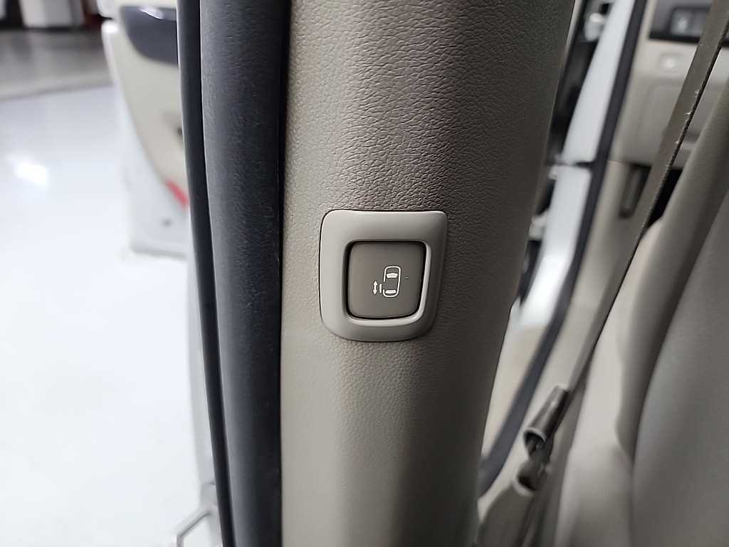 KIA Carnival 2017 Plateado - Importación desde Corea - HF Imports Iquique - Foto 14