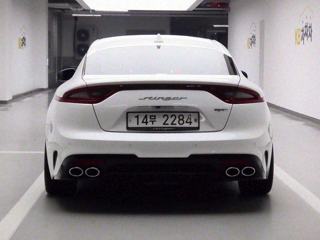 KIA Stinger - Vista 4