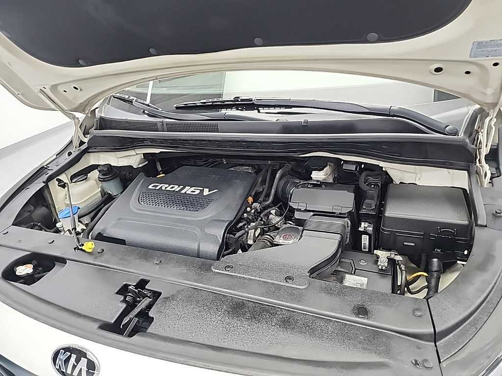 KIA Carnival - Vista 5