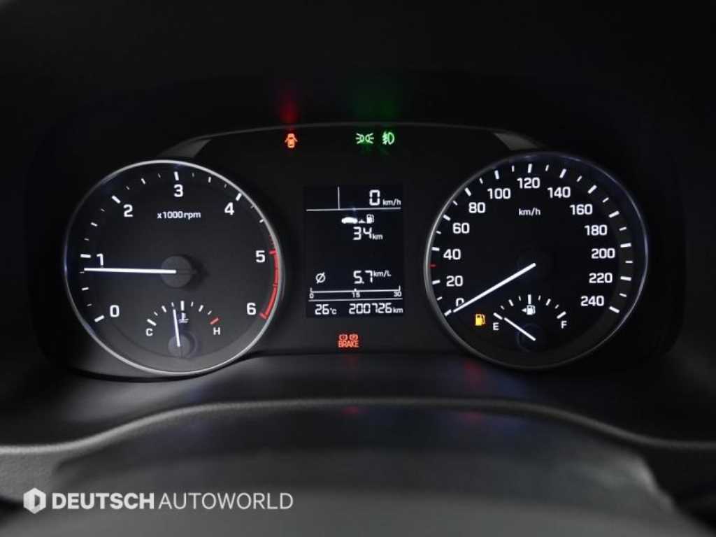 HYUNDAI Avante - Vista 8