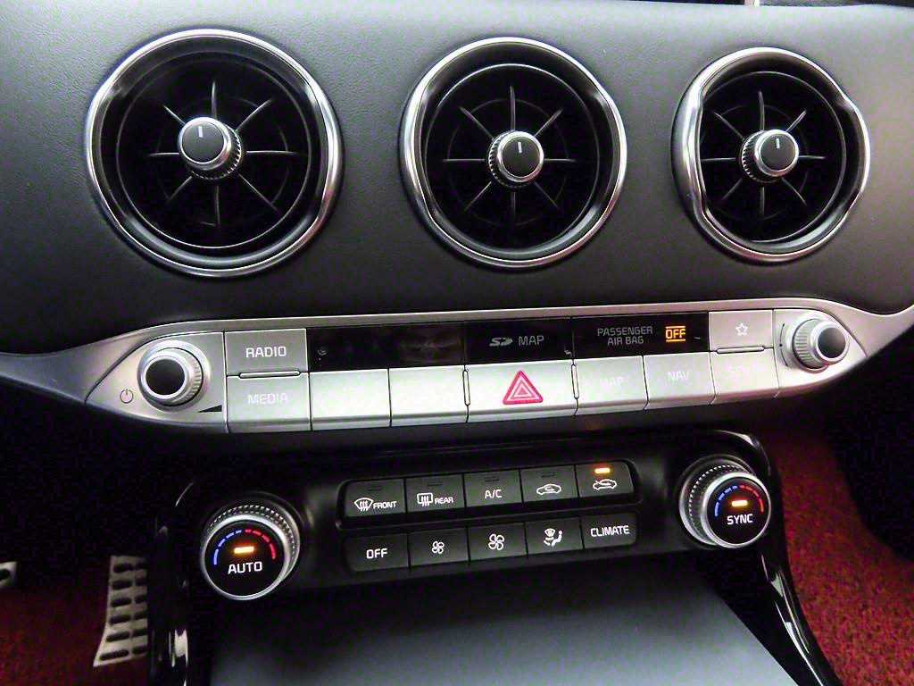 KIA Stinger - Vista 9