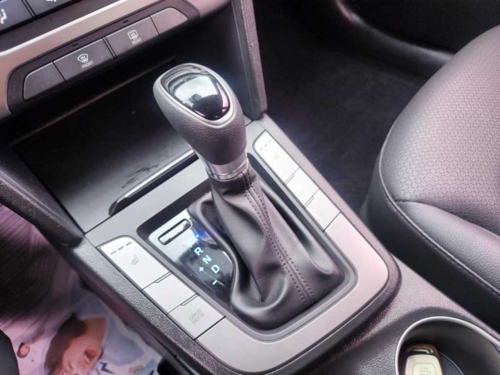 HYUNDAI Avante 2018 Blanco - Importación desde Corea - HF Imports Iquique - Foto 17