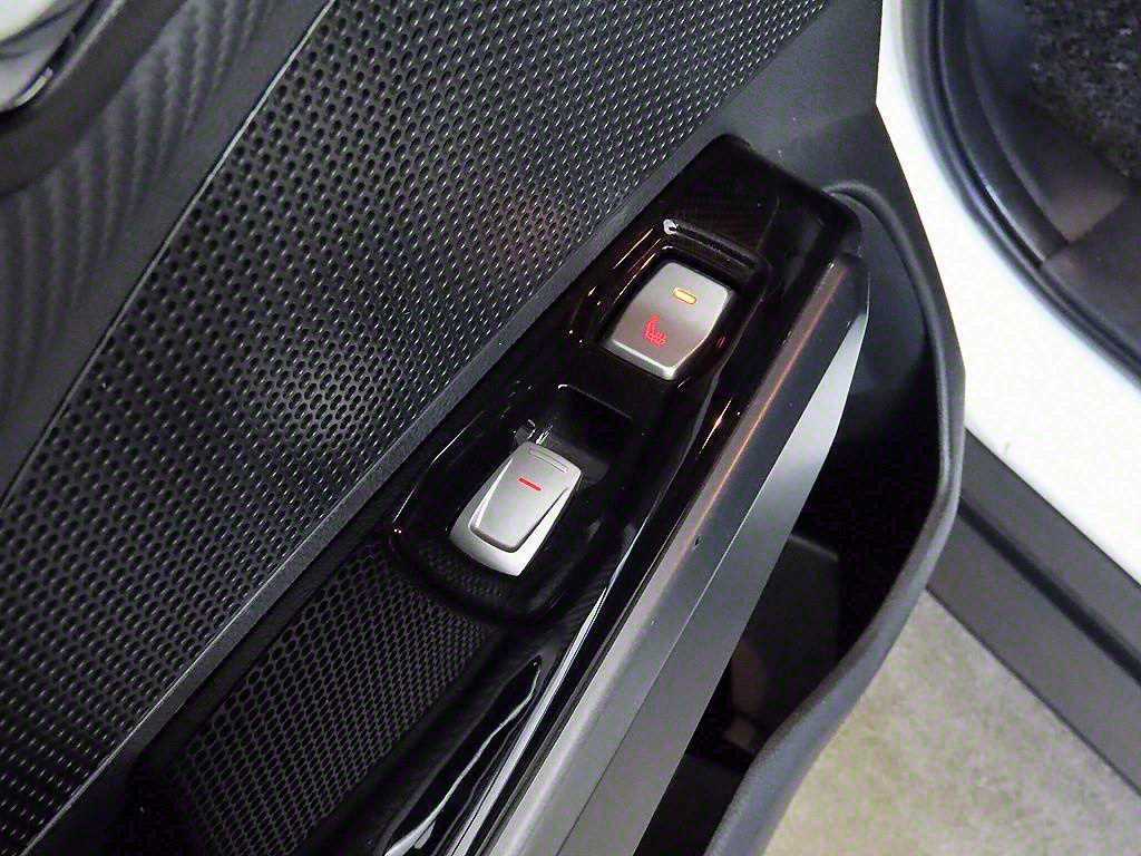 Ssangyong Tivoli 2016 Blanco - Importación desde Corea - HF Imports Iquique - Foto 17