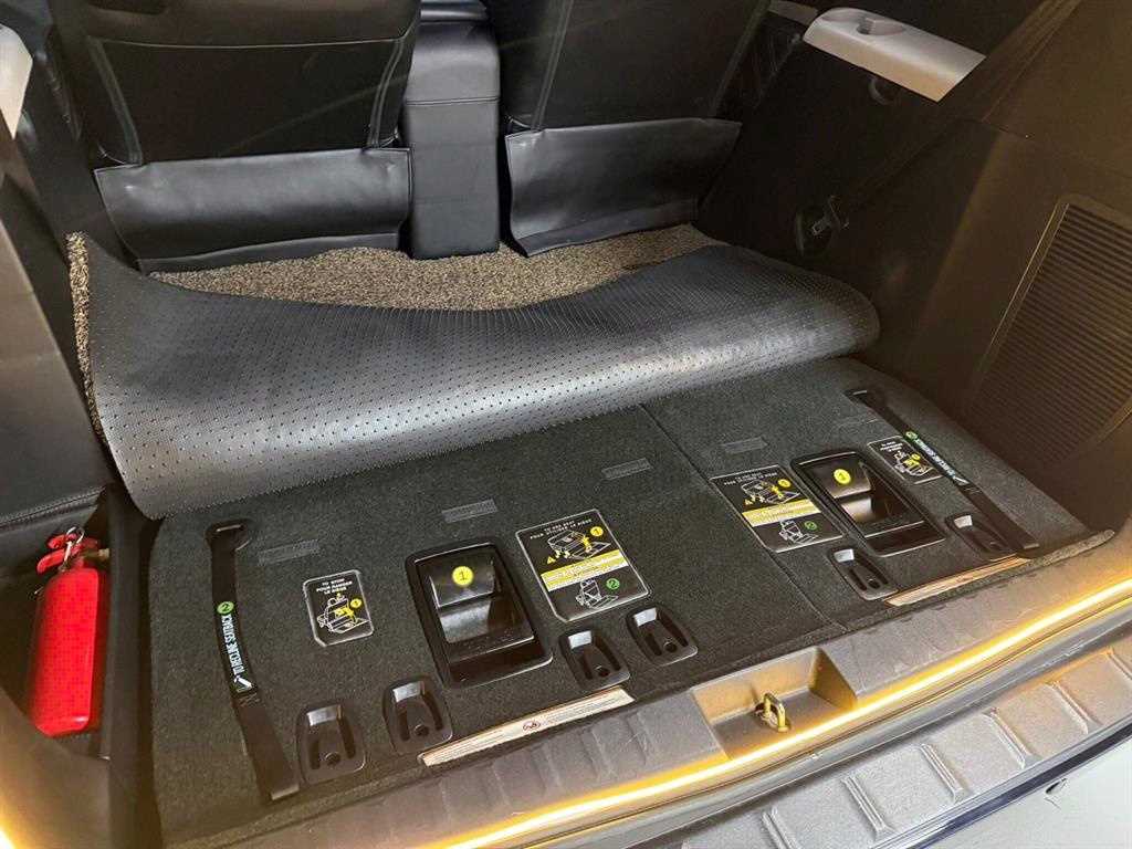 Toyota Siena 2017 Negro - Importación desde Corea - HF Imports Iquique - Foto 17