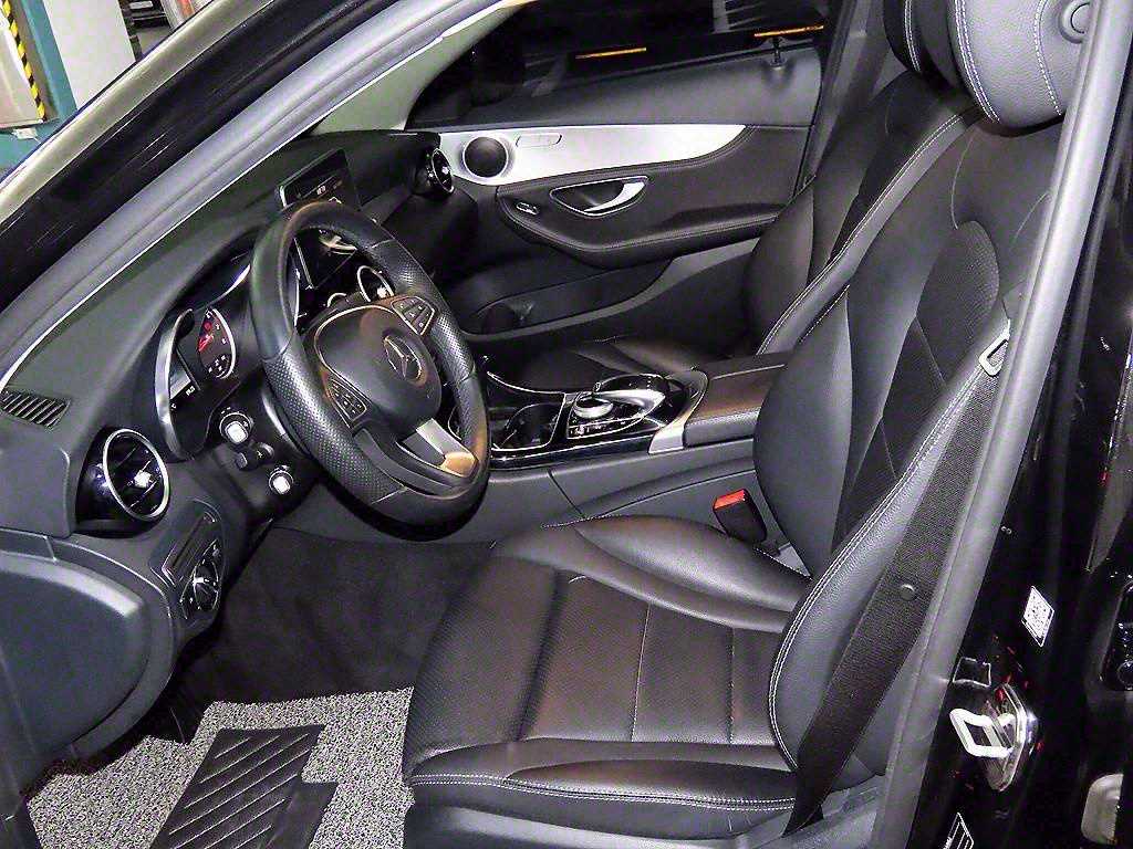 Mercedes Benz C Class - Vista 6