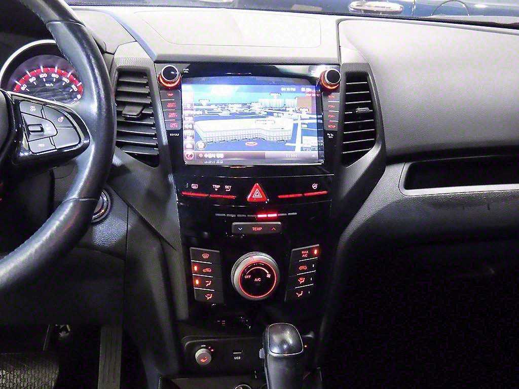 Ssangyong Tivoli - Vista 11