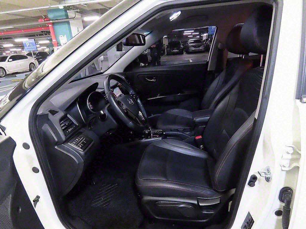 Ssangyong Tivoli - Vista 6