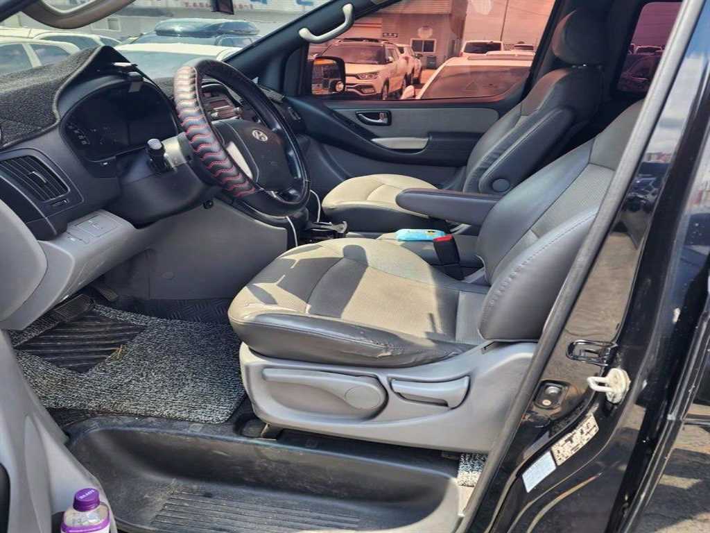 HYUNDAI Starex - Vista 11