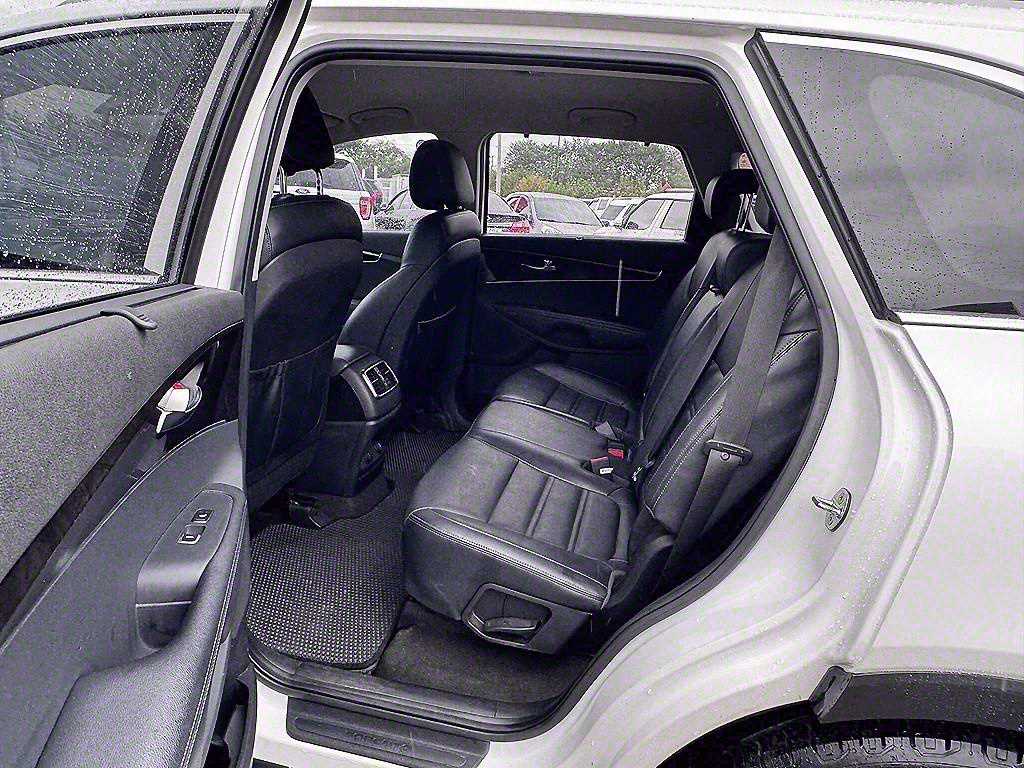 KIA Sorento - Vista 7