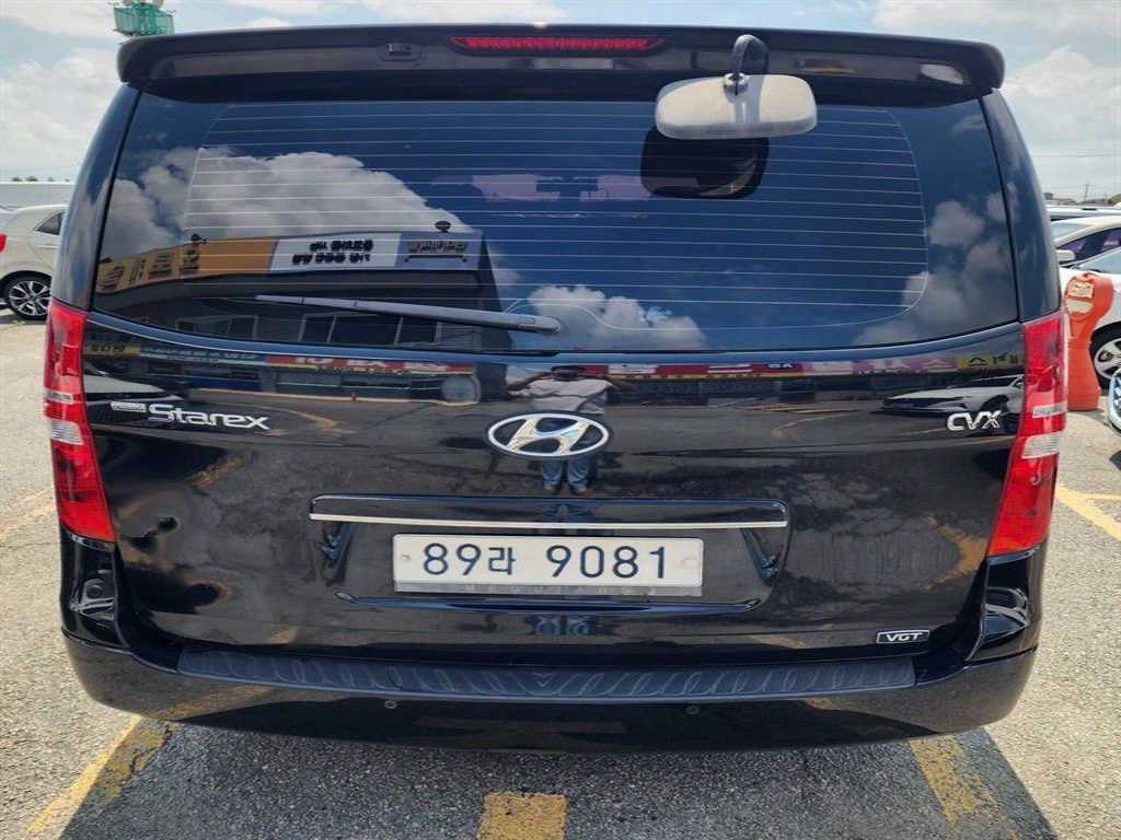 HYUNDAI Starex - Vista 4