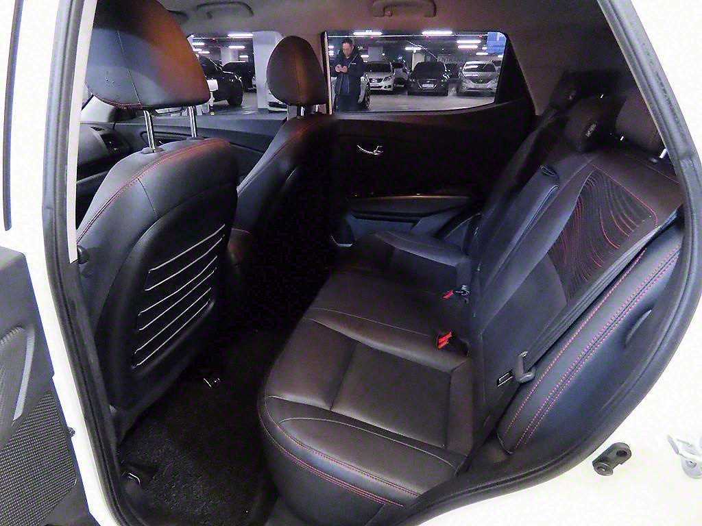 Ssangyong Tivoli - Vista 7