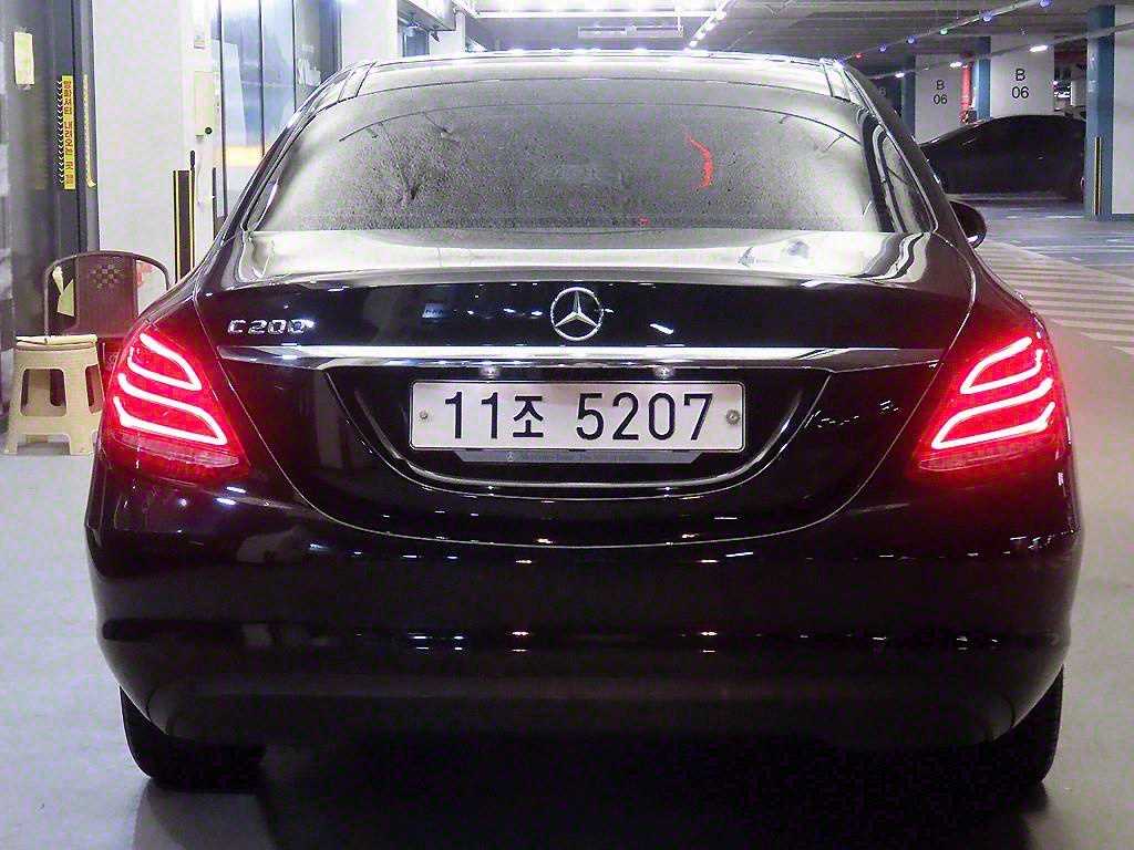 Mercedes Benz C Class - Vista 5