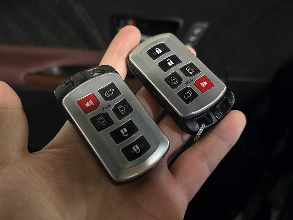 Toyota Siena 2017 Negro - Importación desde Corea - HF Imports Iquique - Foto 19