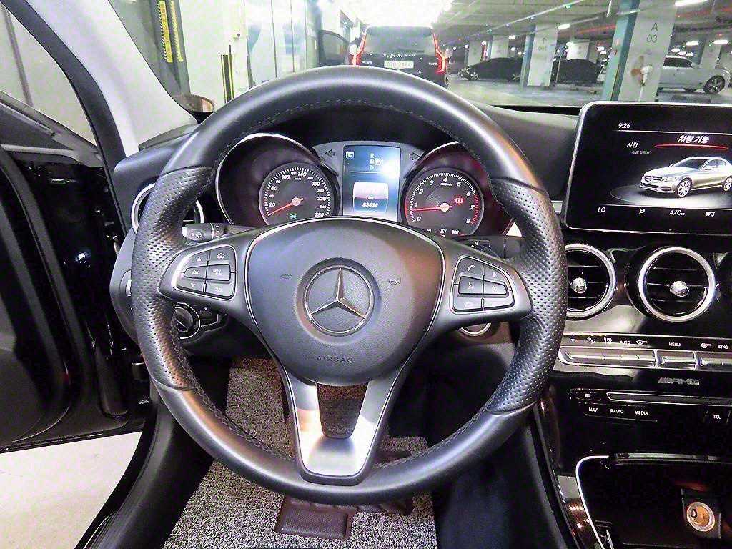 Mercedes Benz C Class - Vista 8