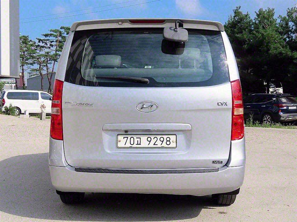 HYUNDAI Starex - Vista 4