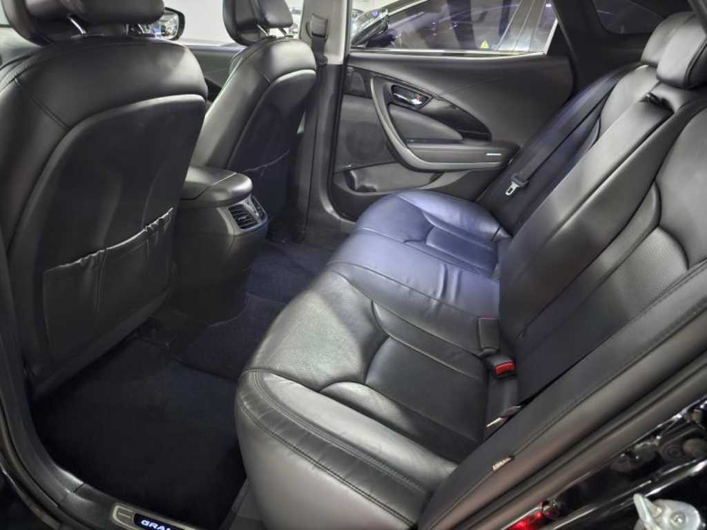 HYUNDAI Grandeur - Vista 10