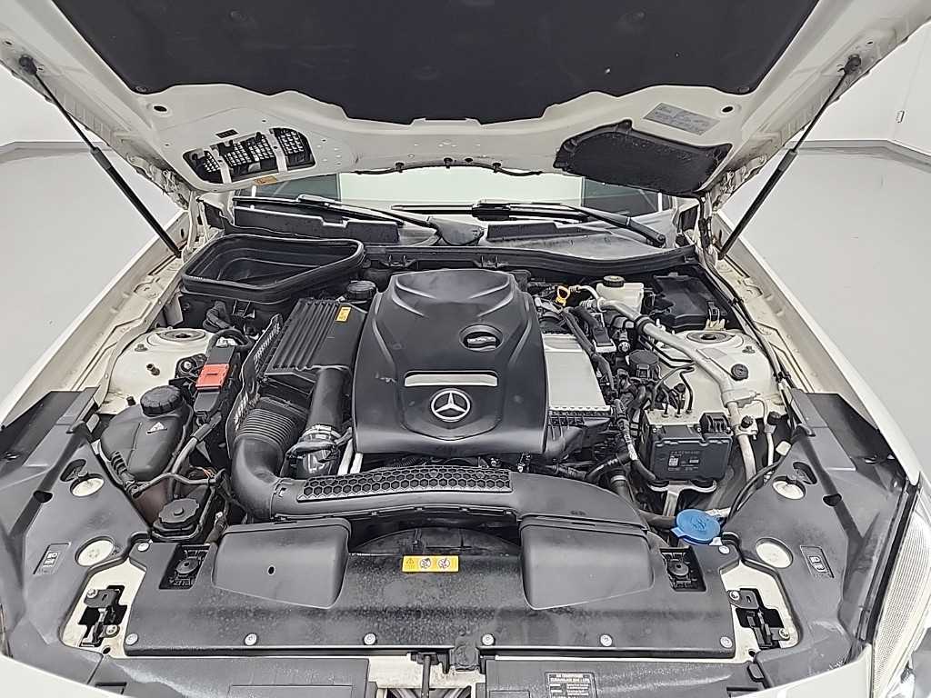 Mercedes Benz SLC Class - Vista 5