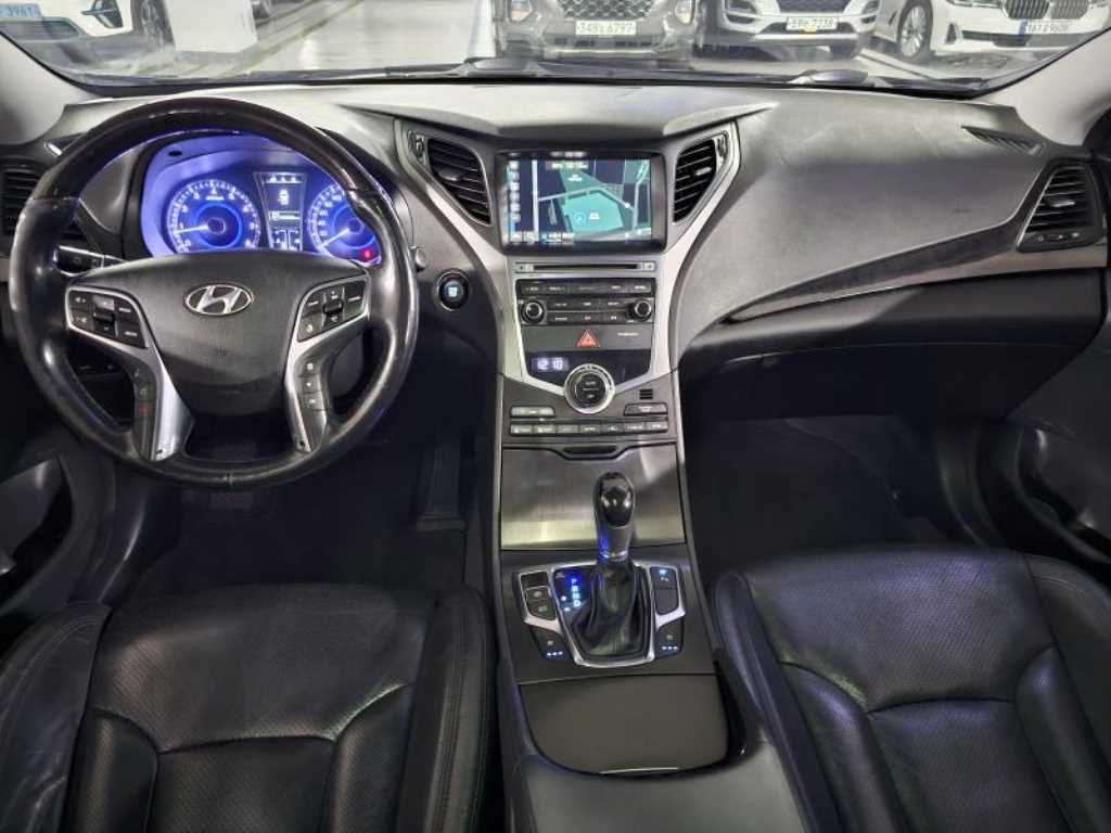 HYUNDAI Grandeur - Vista 7