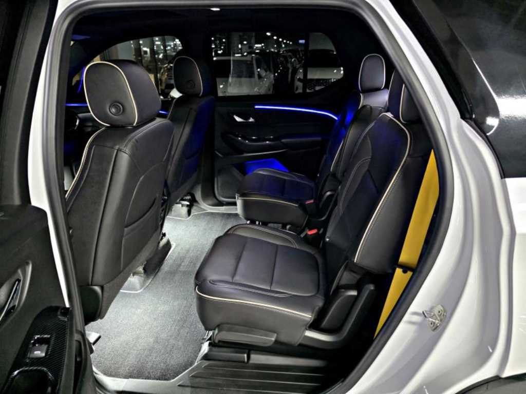 Chevrolet Travers - Vista 9