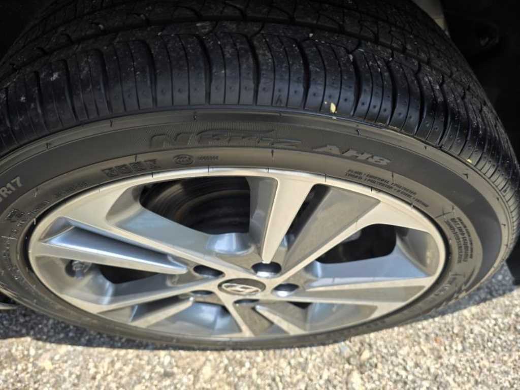 HYUNDAI Avante - Vista 11