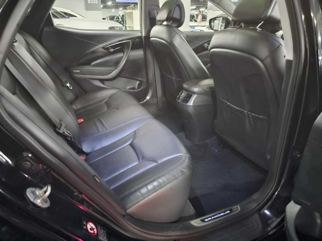 HYUNDAI Grandeur - Vista 11