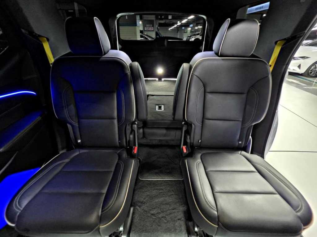 Chevrolet Travers - Vista 10