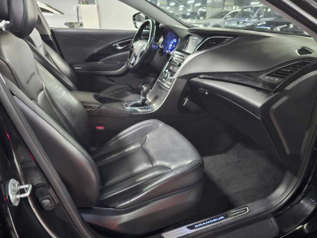 HYUNDAI Grandeur - Vista 9