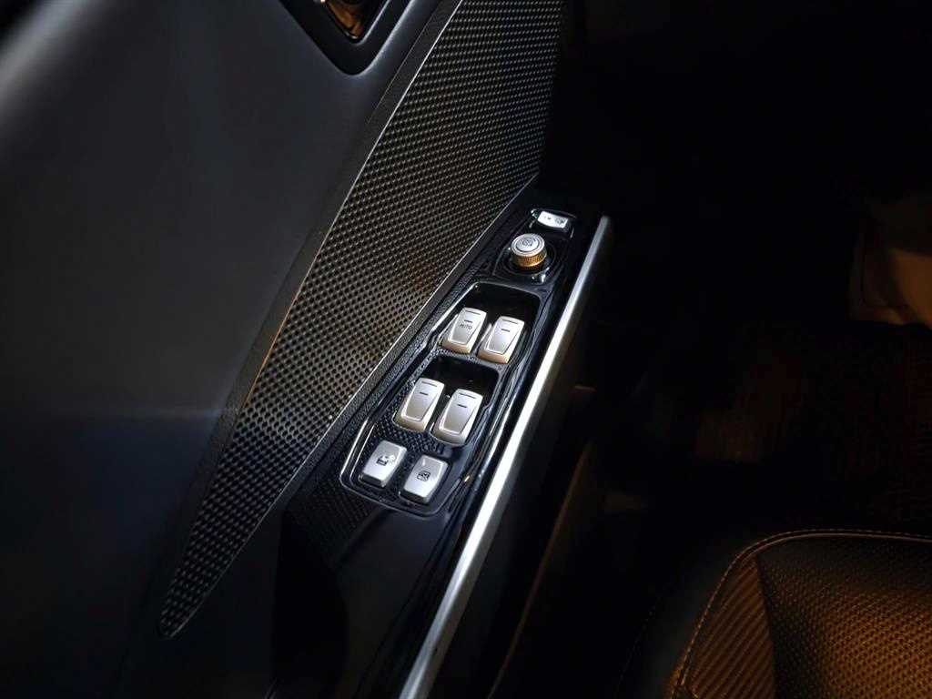 Ssangyong Tivoli - Vista 11