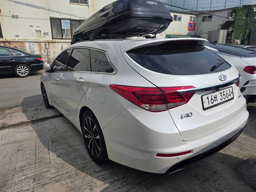 HYUNDAI i40 - Vista 4