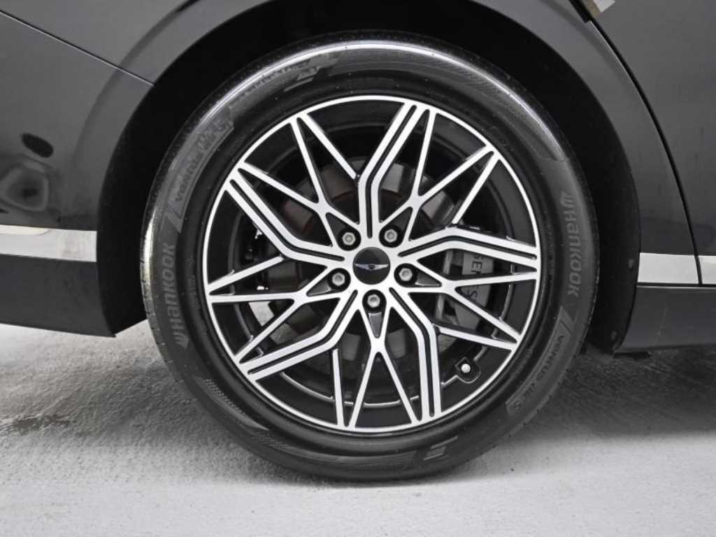 Genesis G90 - Vista 5