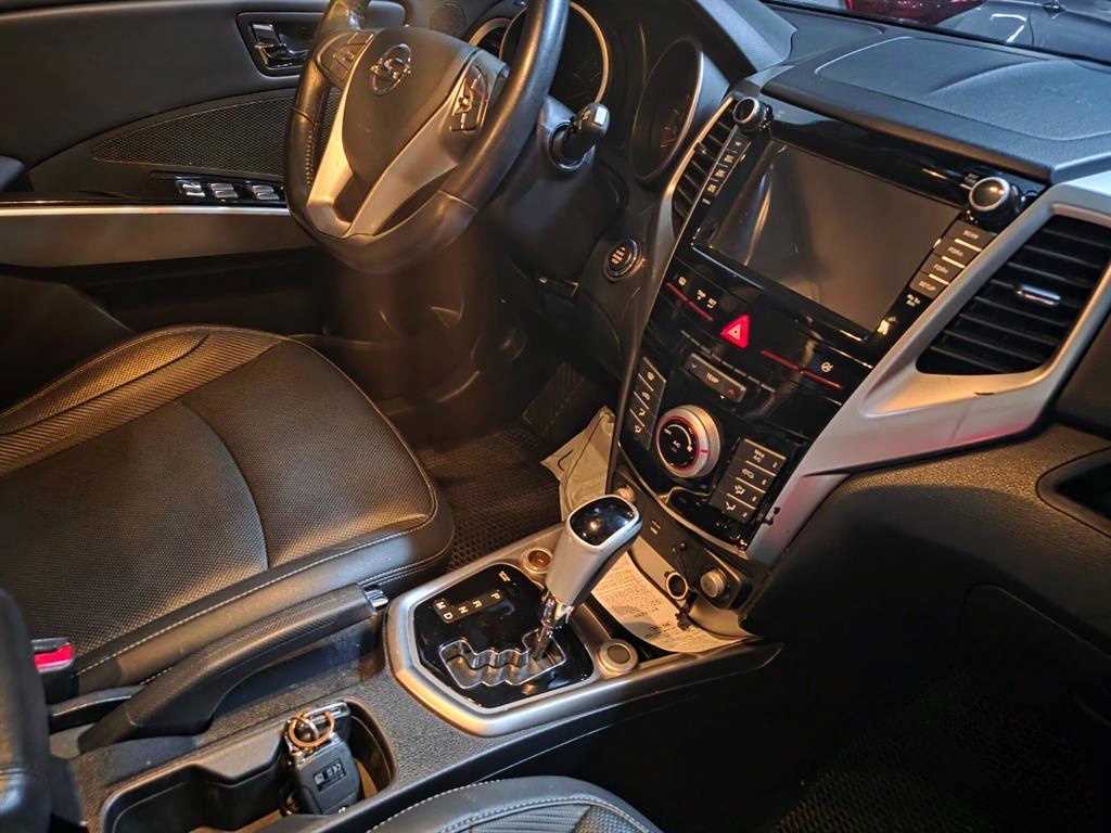 Ssangyong Tivoli - Vista 9