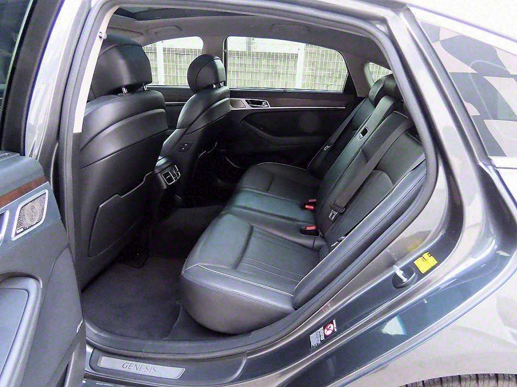 Genesis G80 - Vista 6