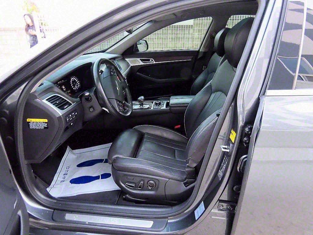 Genesis G80 - Vista 5