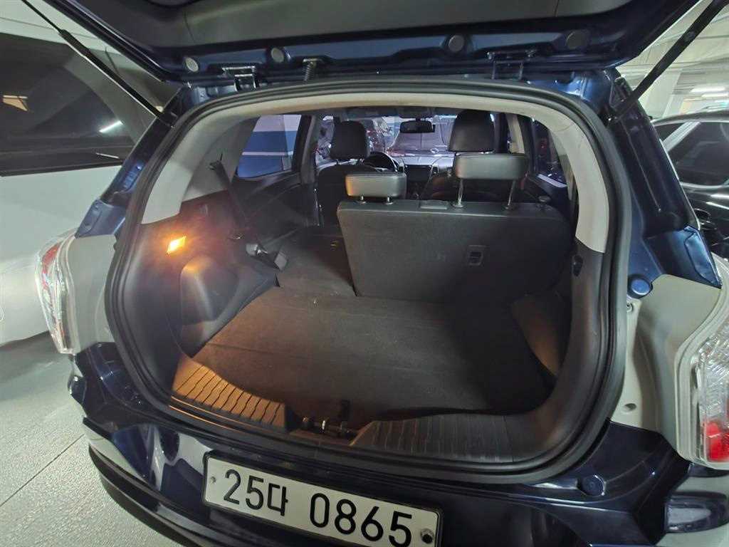 Ssangyong Tivoli - Vista 12