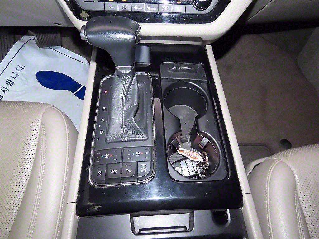 KIA Carnival 2017 Blanco - Importación desde Corea - HF Imports Iquique - Foto 13