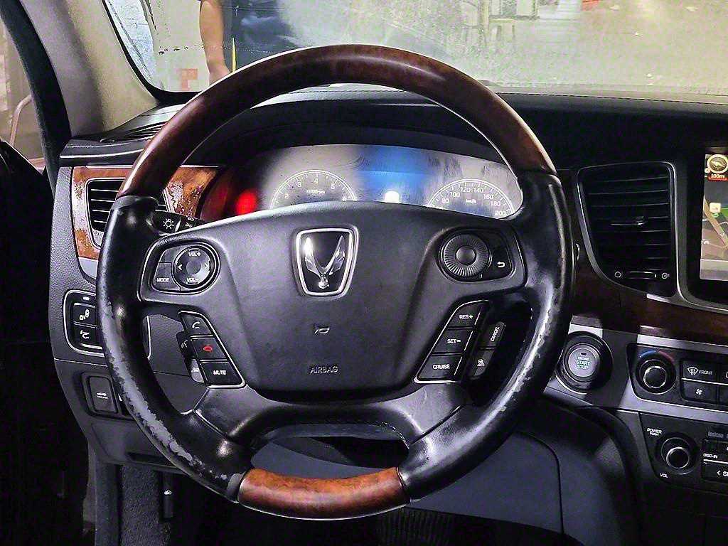 HYUNDAI Equus - Vista 9