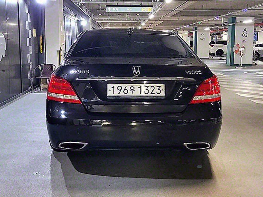 HYUNDAI Equus - Vista 5