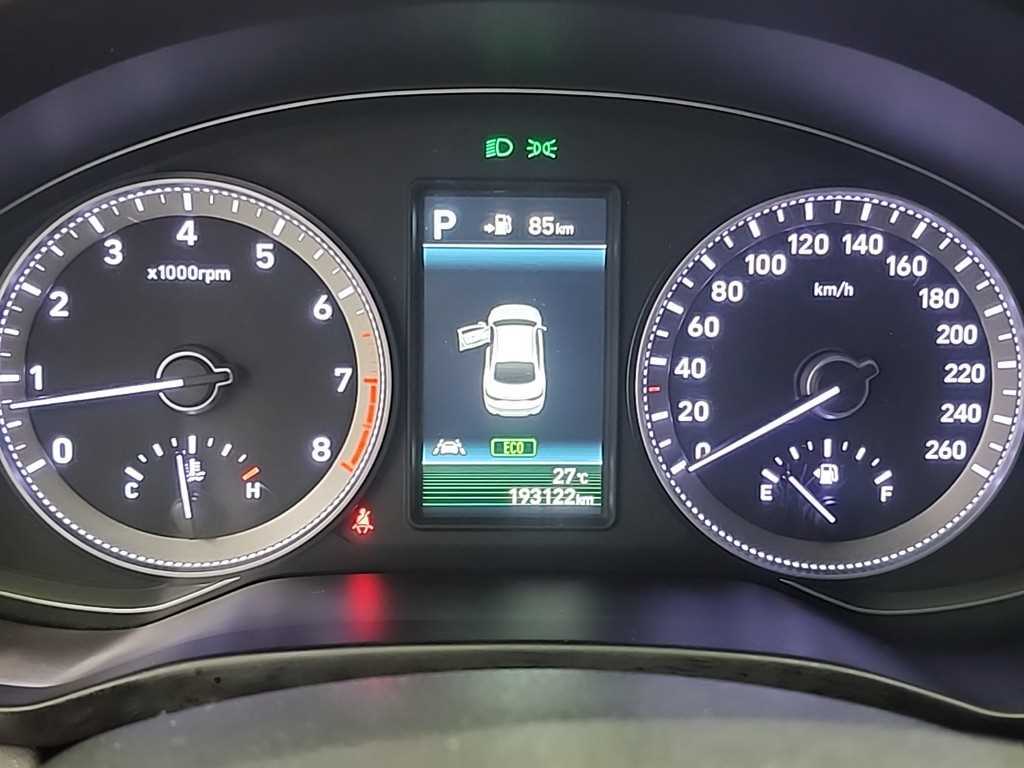 HYUNDAI Grandeur - Vista 6