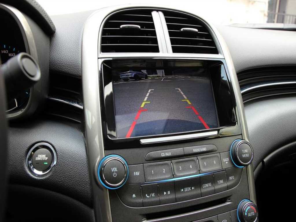 Chevrolet Malibu - Vista 11