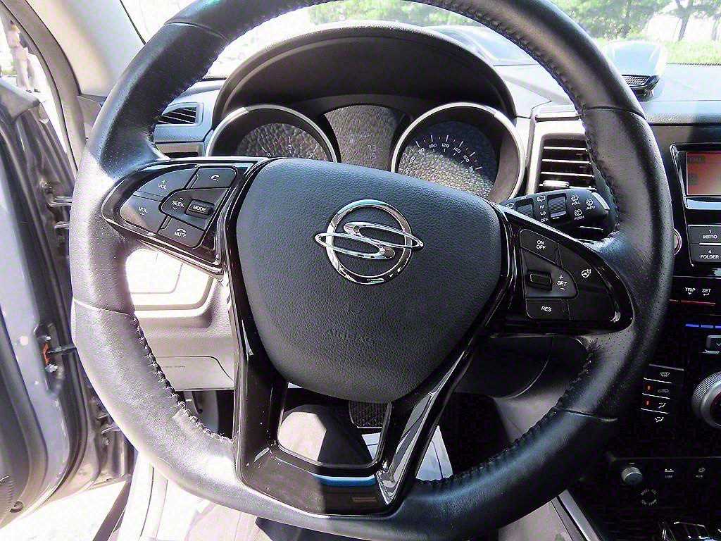 Ssangyong Tivoli - Vista 8