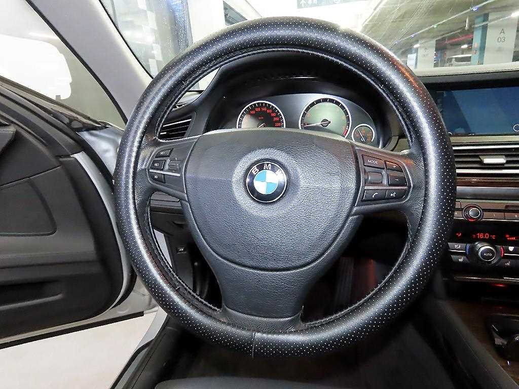 BMW 7 Series - Vista 8