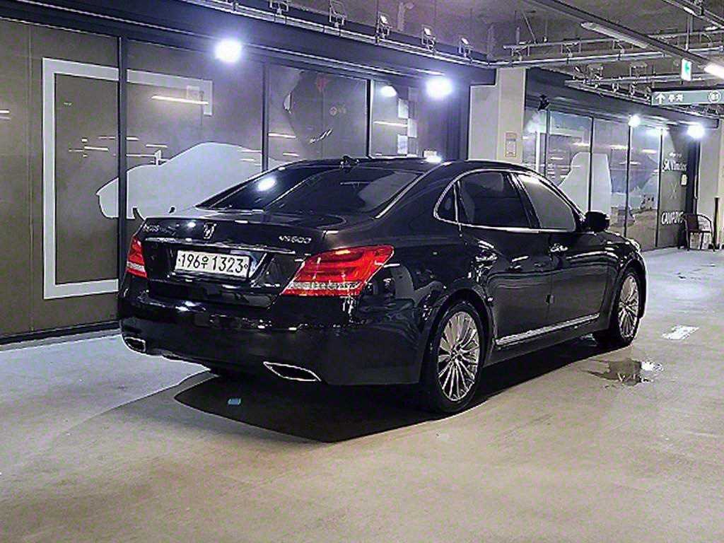 HYUNDAI Equus - Vista 4