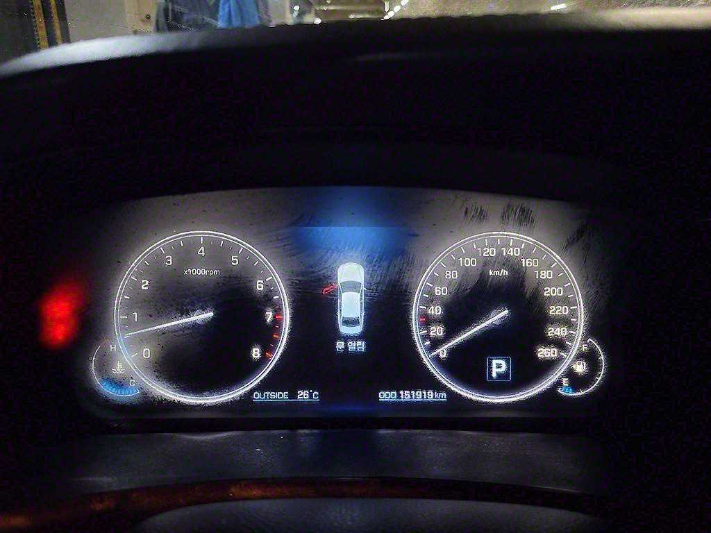 HYUNDAI Equus - Vista 10