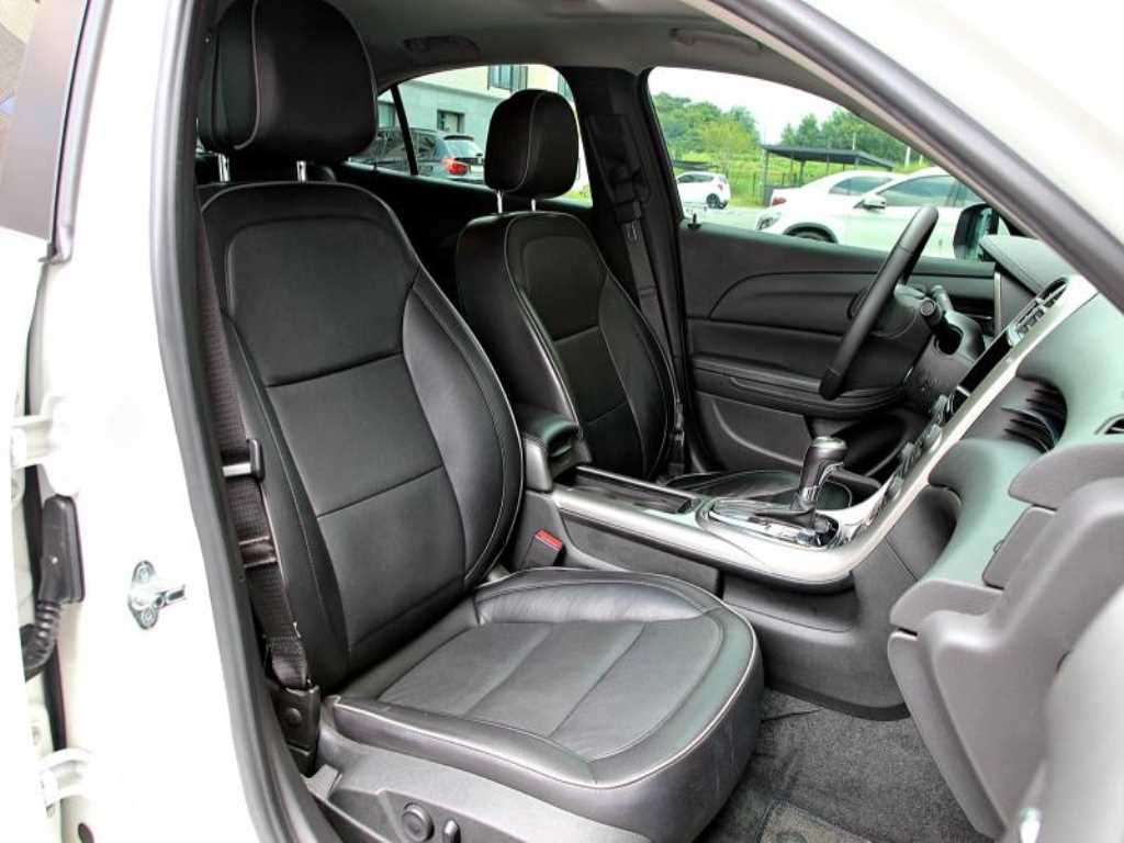 Chevrolet Malibu - Vista 8