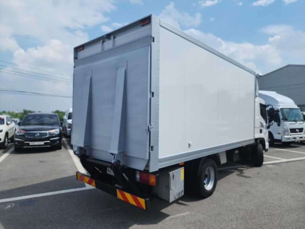 medium and large cargo truck - Vista 4