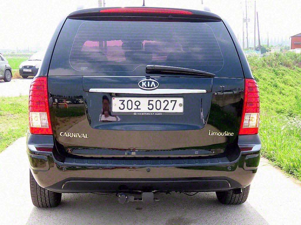 KIA Carnival - Vista 4